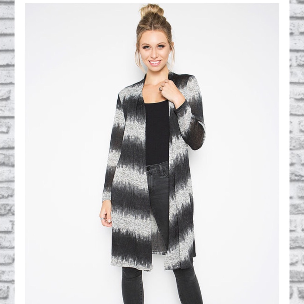 🎉HP 5/23 🎉NEW Tie Dye Cardigan